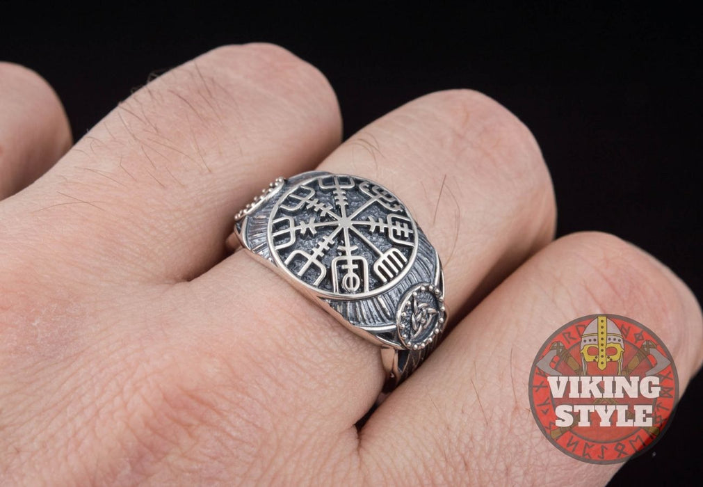 Vegvísir Ring - Triquetra, 925 Silver
