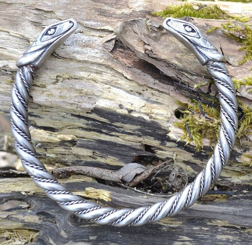 Traditional Viking Arm Ring - Wolf — VikingStyle