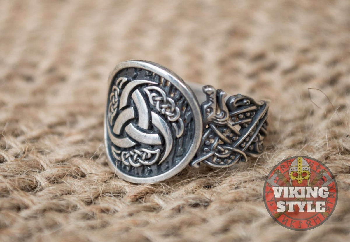 Tri-Horn Ring - Wolf, 925 Silver — VikingStyle